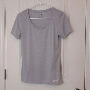 Nike Dri-fit Gray Top Size Small
